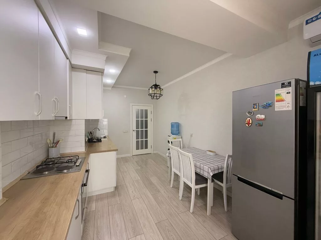 3 комнаты, 97 м², КНУ Элитка, 8 этаж, Евроремонт
