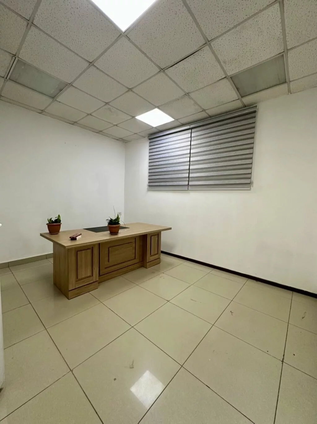 Сдаю The entire office: 60 м², Другой тип здания, С ремонтом, With parking