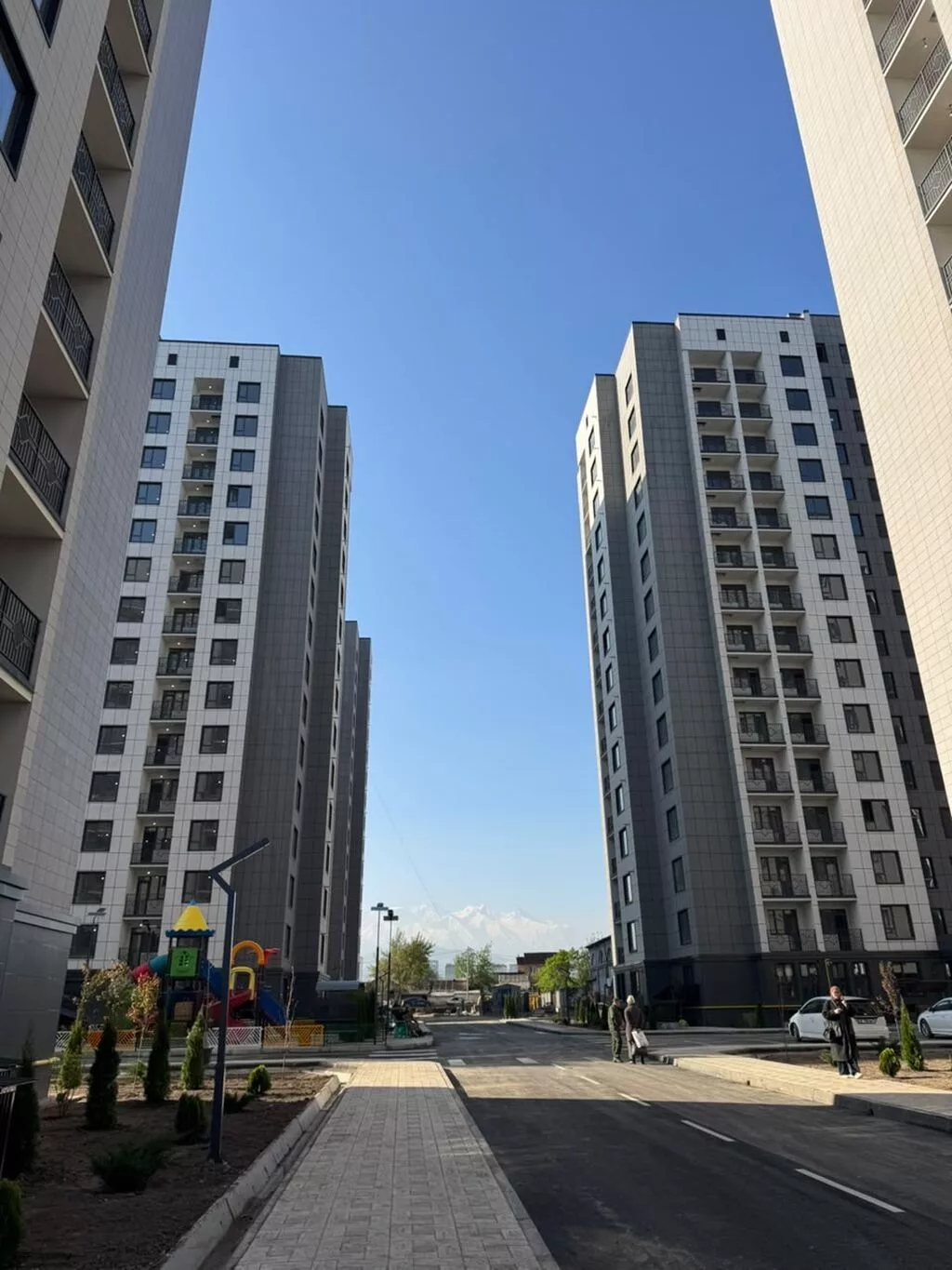 3 комнаты, 86 м², Пишпек Элитка, 12 этаж, ПСО (под самоотделку)