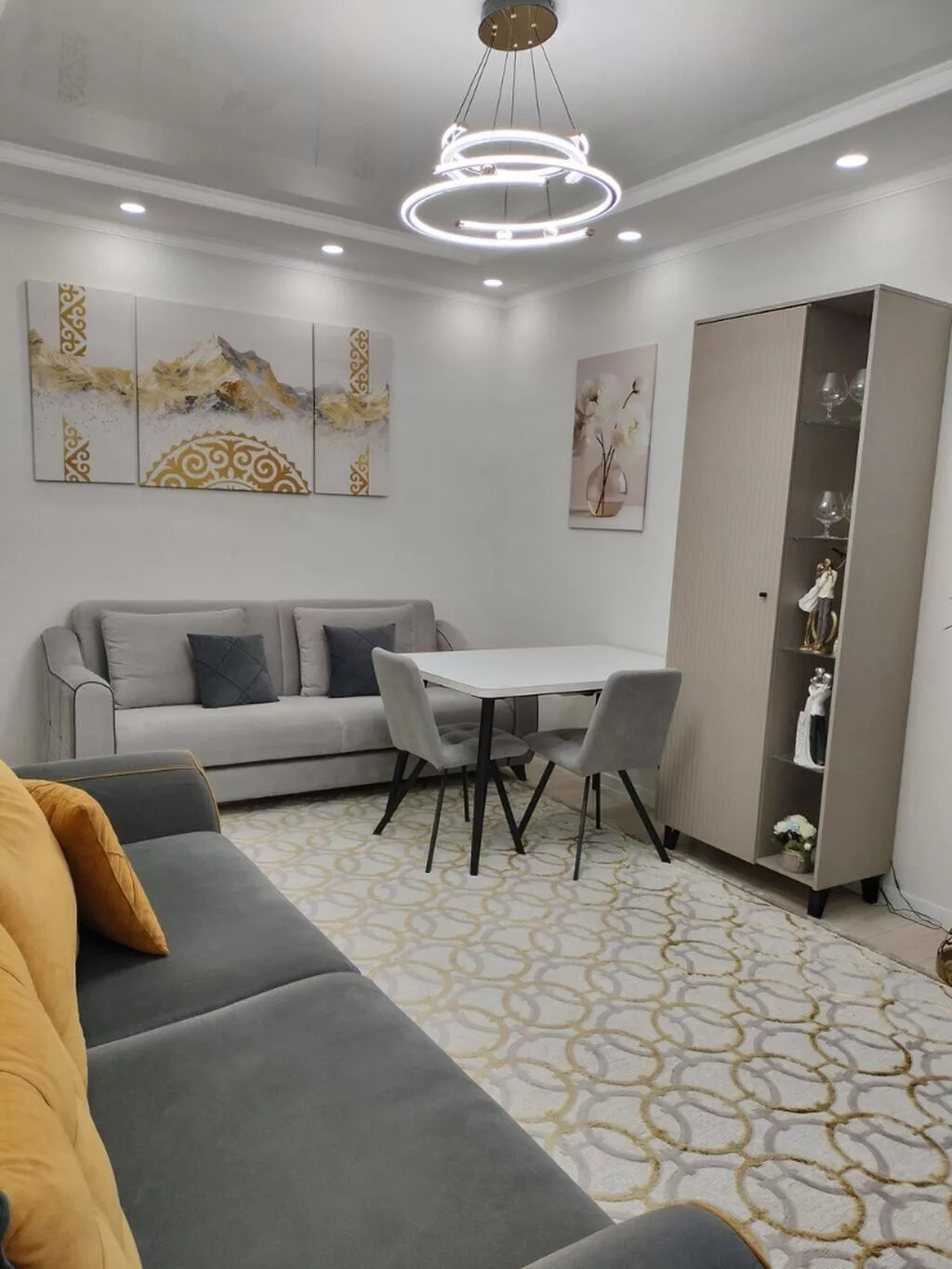 3 комнаты, 80 м², 12 мкр 105 серия, 5 этаж, Дизайнерский ремонт