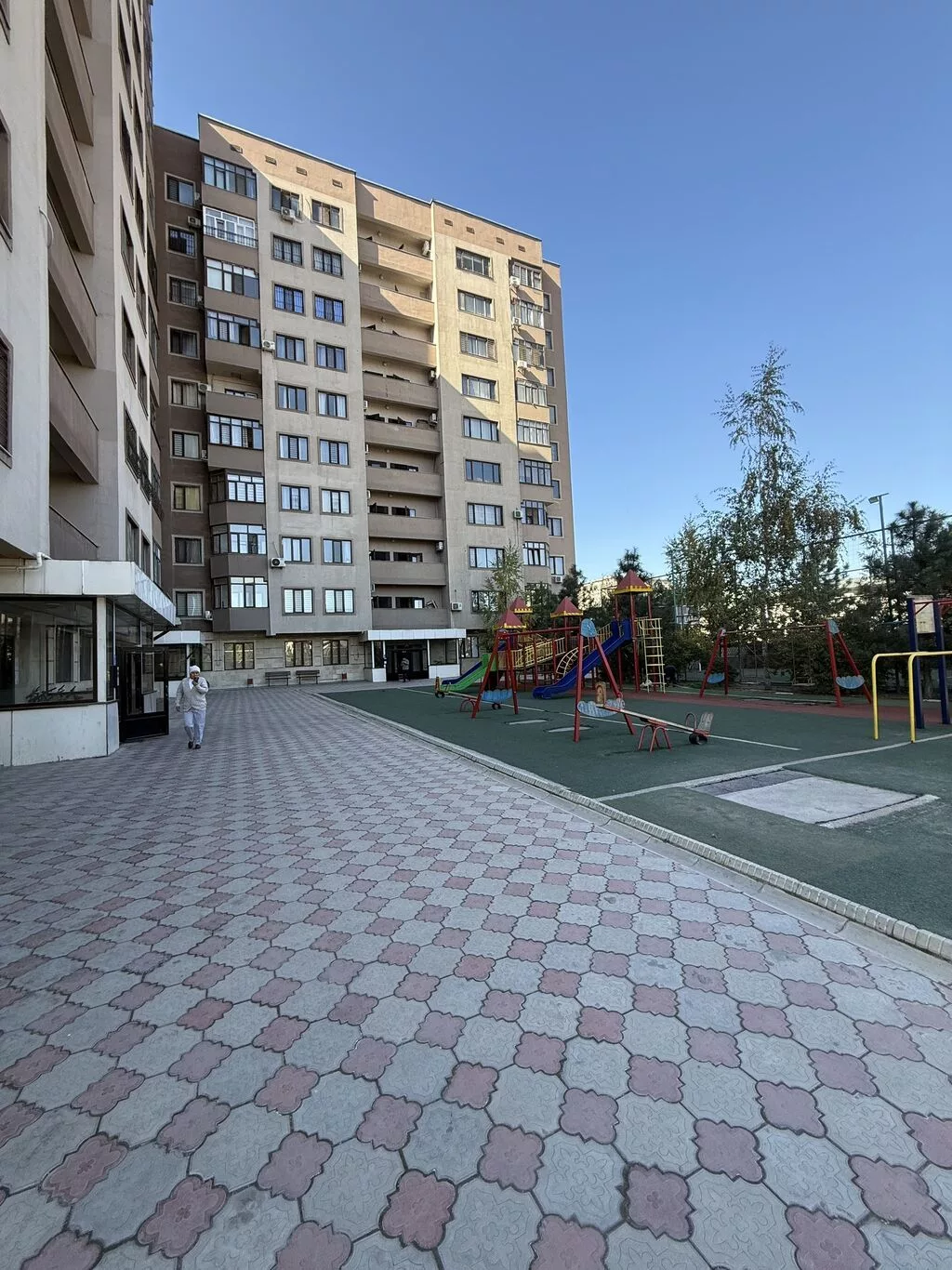 3 комнаты, 114 м², 4 этаж