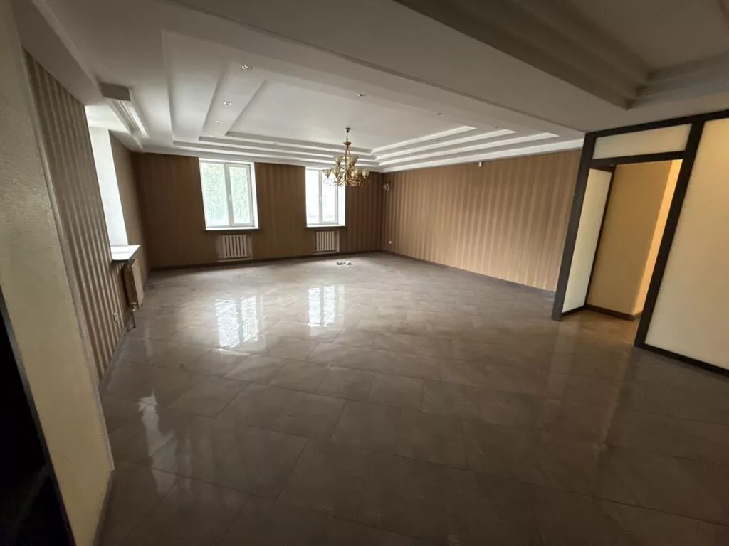 Продажа офисов 402 м², С ремонтом, Многоэтажное здание, 2 этаж