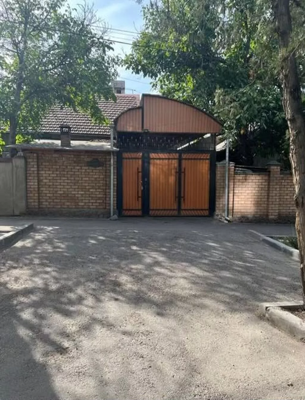 Сдаю Part of the office: 100 м², В жилом доме, С ремонтом, With parking
