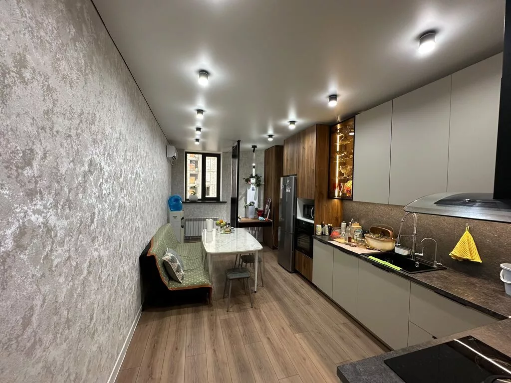 3 комнаты, 124 м², 8 мкр Элитка, 8 этаж, Евроремонт