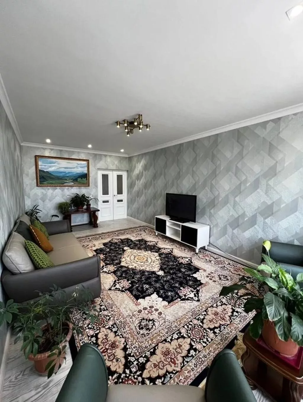 3 комнаты, 85 м², Ала-Арча ТРЦ 108 серия, 5 этаж, Евроремонт