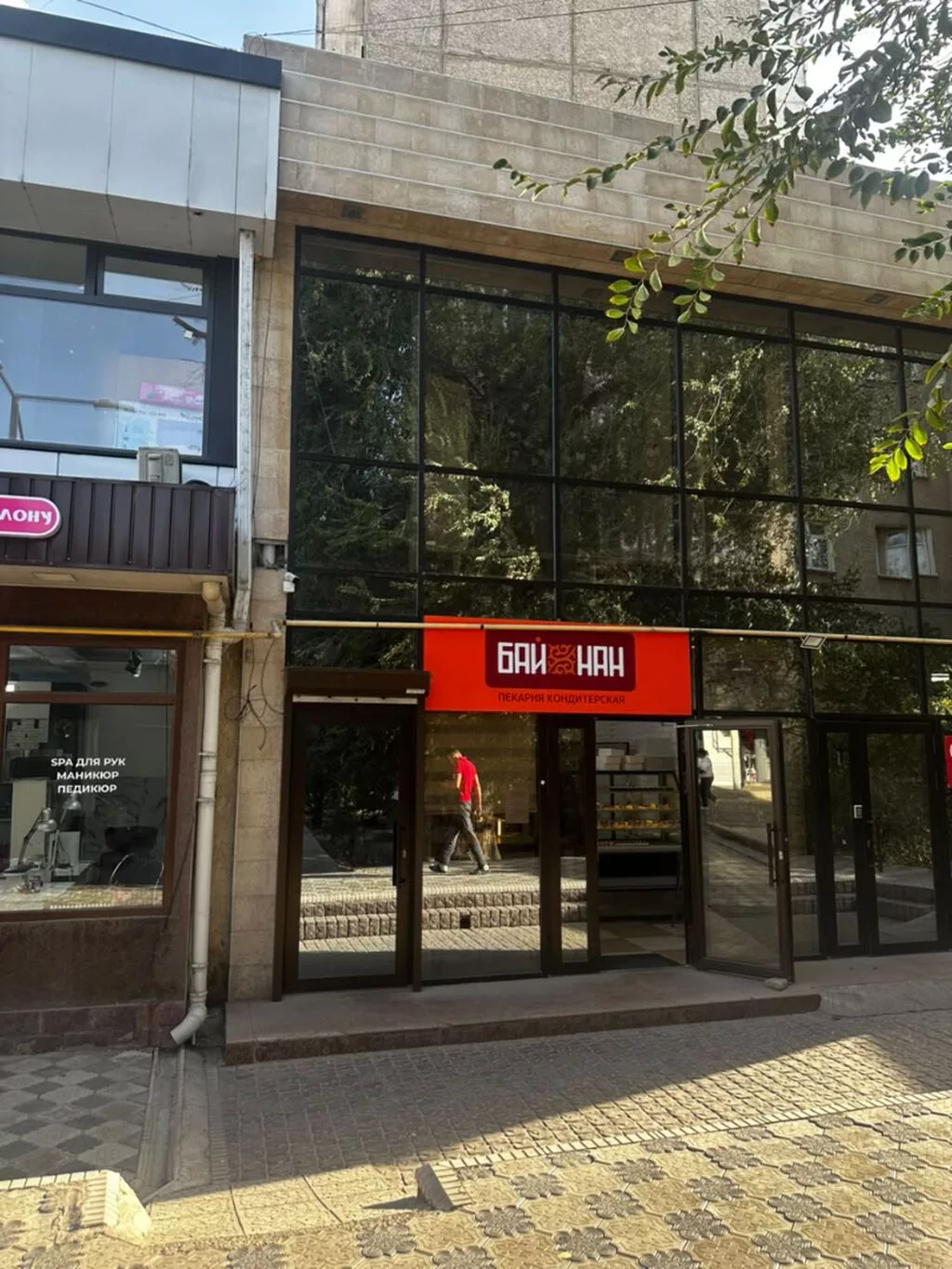 Сдаю The entire office: 189 м², В жилом комплексе, С ремонтом, 1 линия, С отдельным входом, С отдельным сан узлом