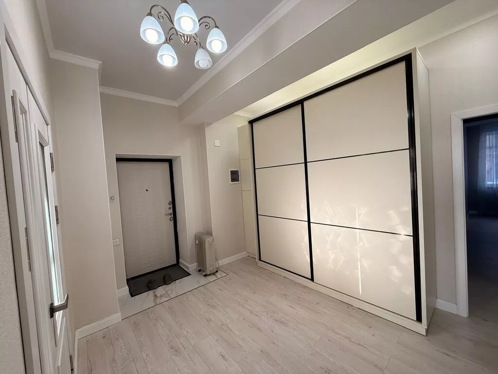 2 комнаты, 77 м², Тунгуч мкр 2 этаж