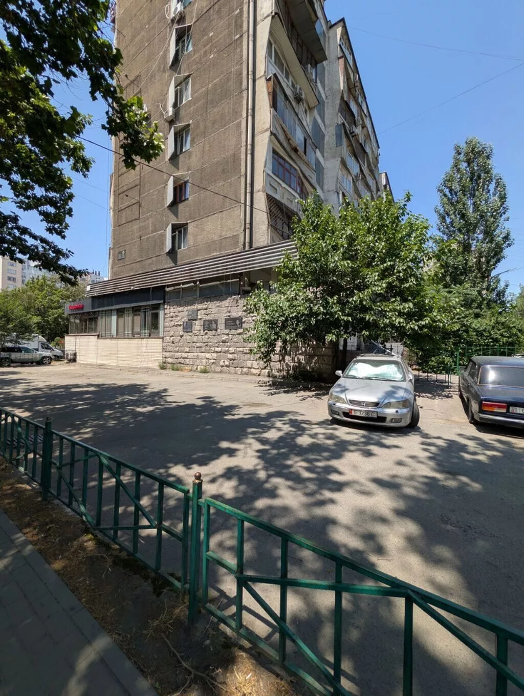 3 комнаты, 82 м², Юг-2 мкр Индивидуалка, 9 этаж, Старый ремонт