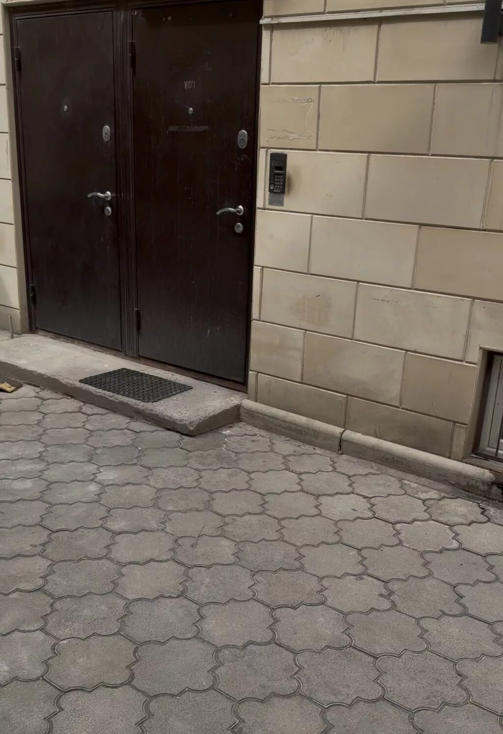 Сдаю Офисный кабинет: Сдаю IT-компания, Фотостудия, 24 м², С ремонтом, Первая линия, С системой безопасности, С высокими потолками
