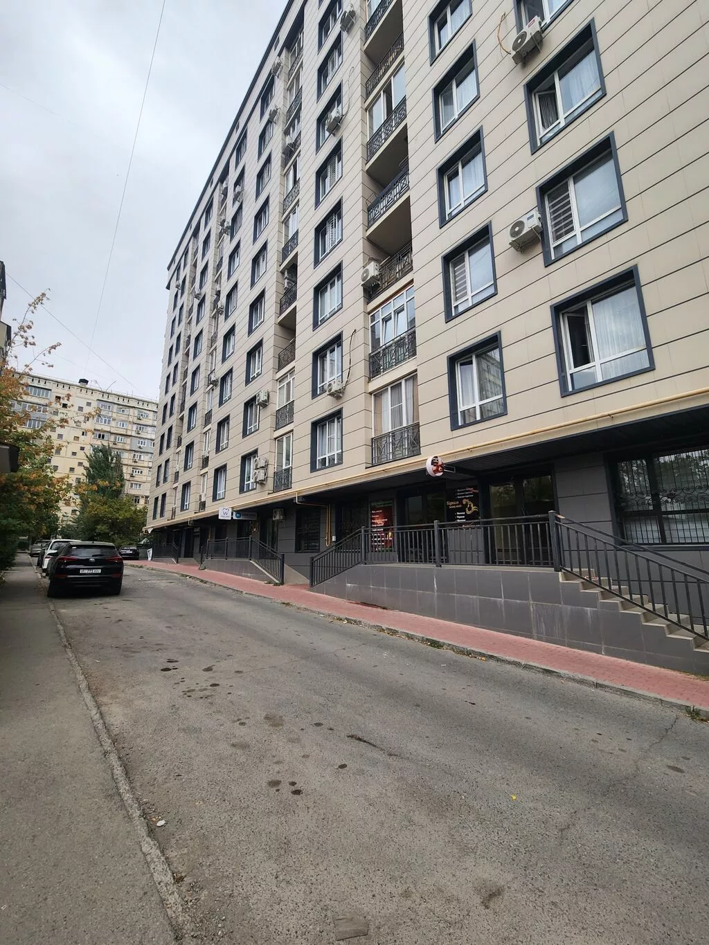 Продажа офисов 122 м², С ремонтом, Многоэтажное здание, 1 этаж