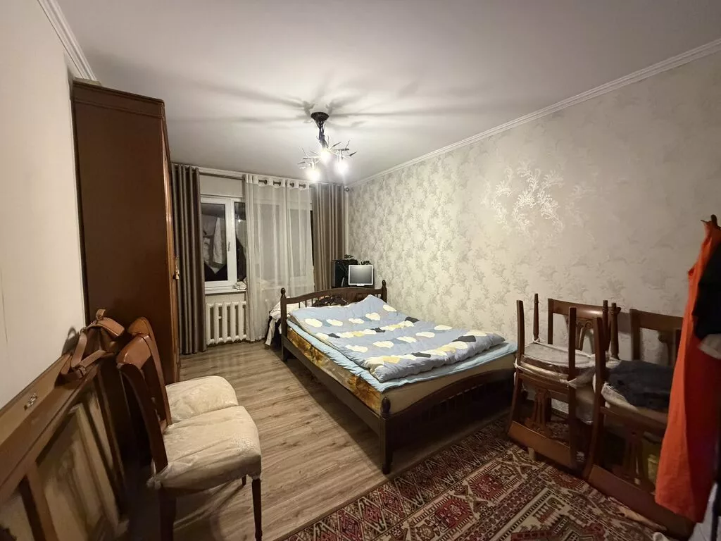 2 комнаты, 42 м², Азия Молл 104 серия, 1 этаж