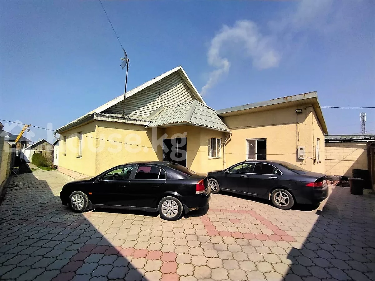 Продажа, дом, 4-комн.: Чуйская область / Бишкек, город Бишкек, Кара-Жыгач ж/м — за 25 401 100 сом