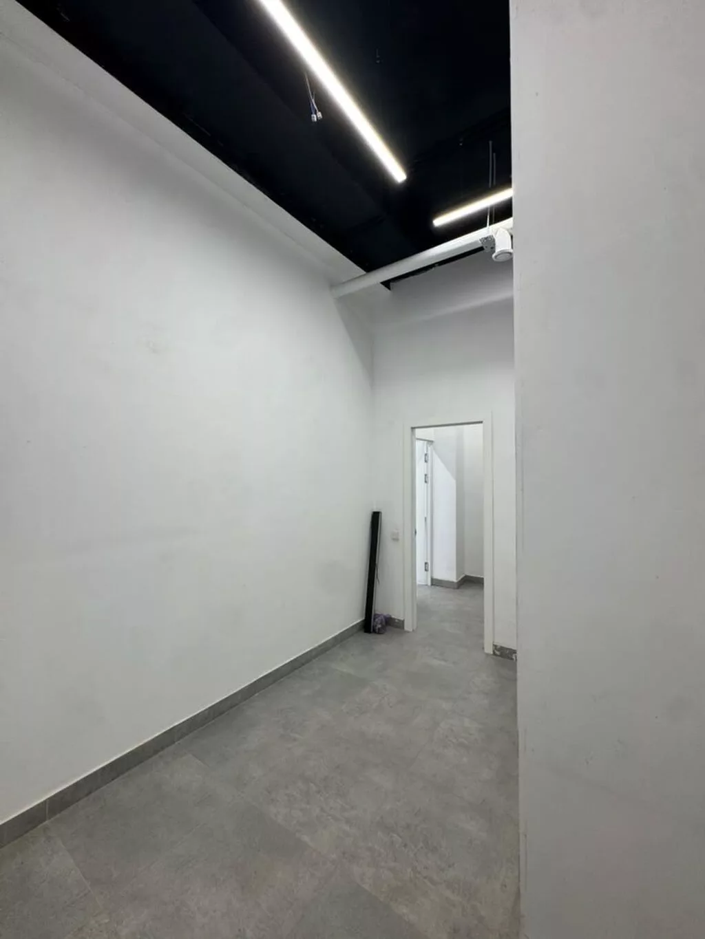 Сдаю The entire office: Сдаю IT company, 155 м², В жилом комплексе, С ремонтом, С отдельным входом