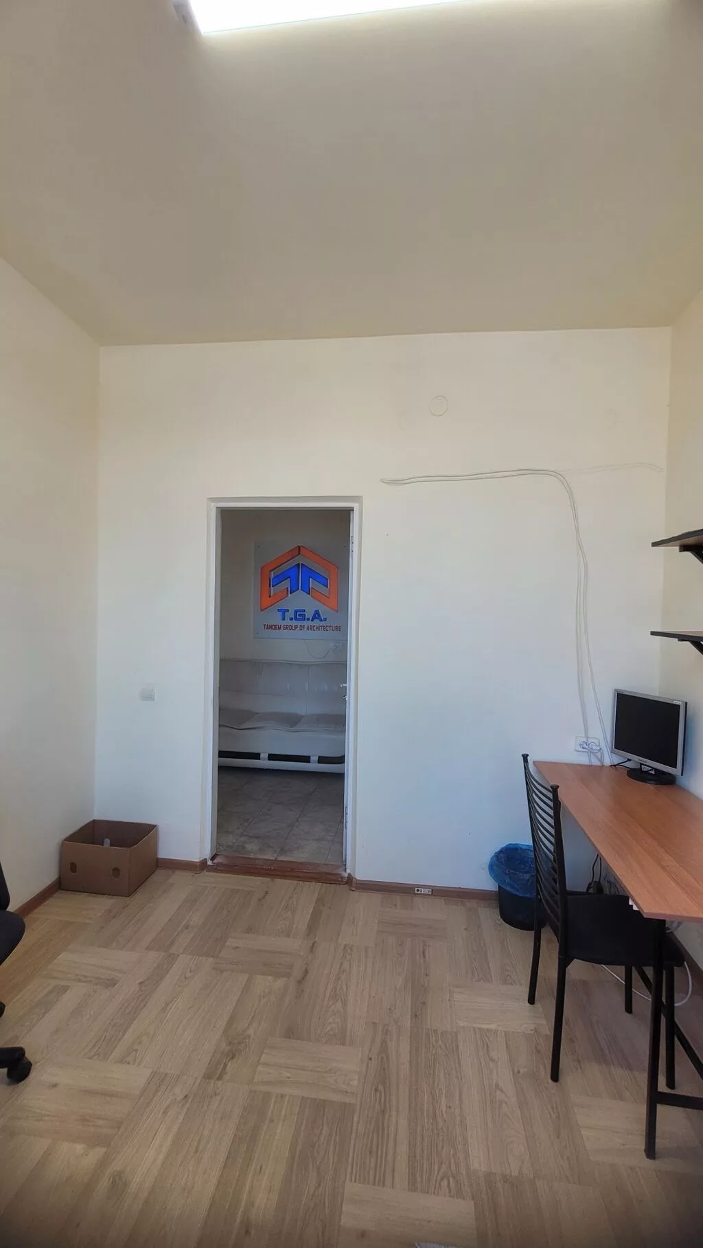 Сдаю Офисный шкаф: Сдаю IT company, Photo studio, 9 м², В административном здании, С ремонтом