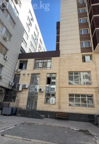Продажа, коммерческая недвижимость: Чуйская область / Бишкек, город Бишкек, Московская - Уметалиева — за 13 585 750 сом