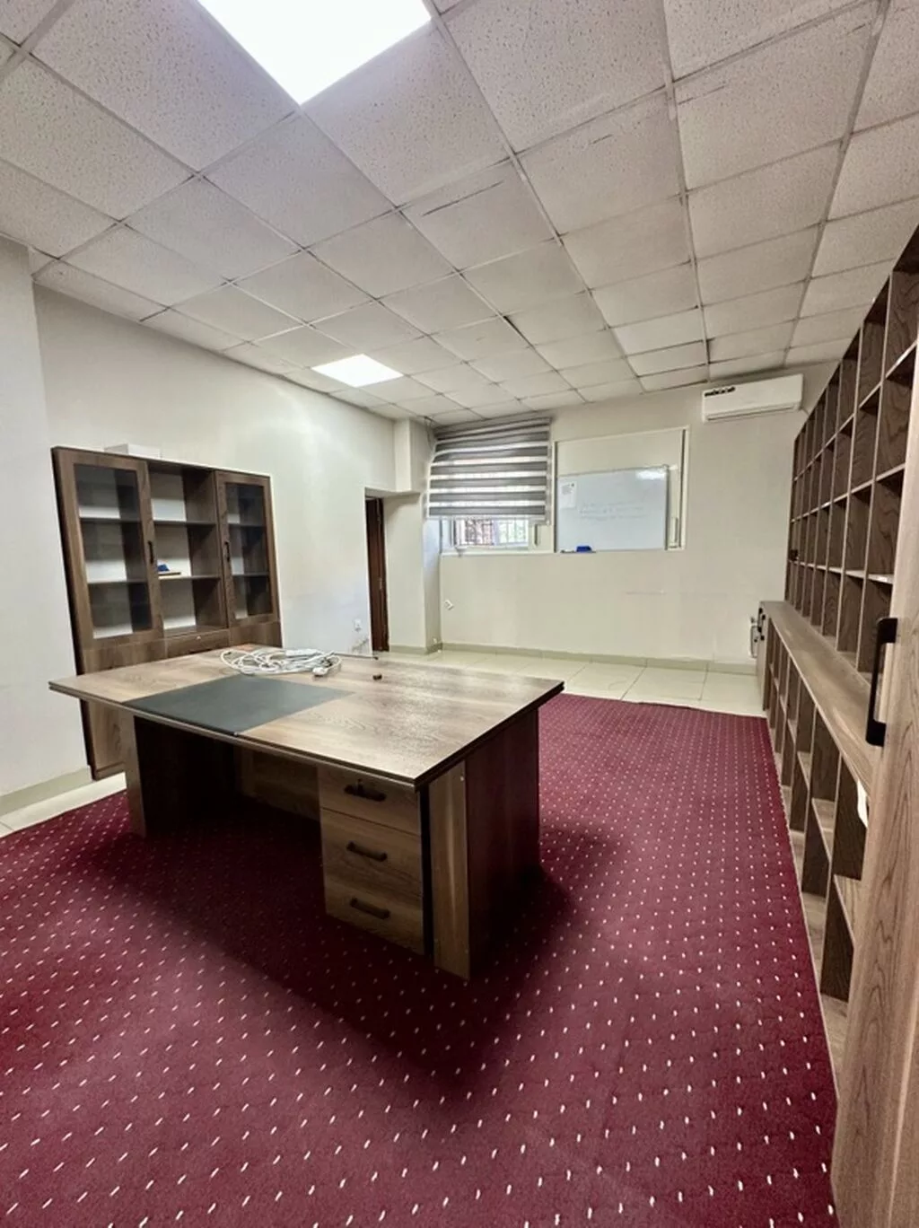 Сдаю The entire office: 60 м², Другой тип здания, С ремонтом, With parking