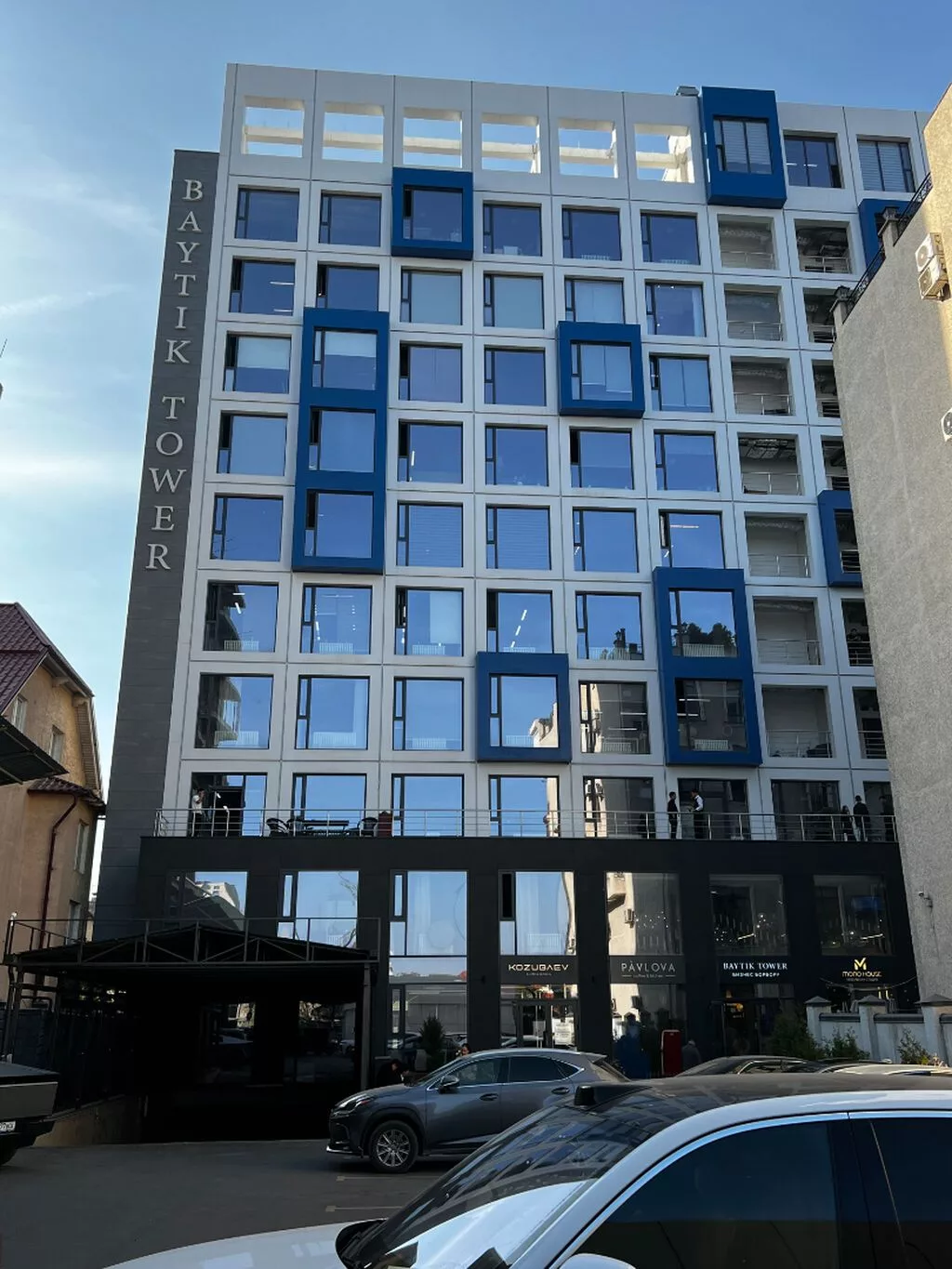 Сдаю Офис целиком: Колл-центр, Охранное агентство, IT-компания, 60 м², В бизнес центре, С ремонтом, Первая линия, С системой безопасности, С высокими потолками