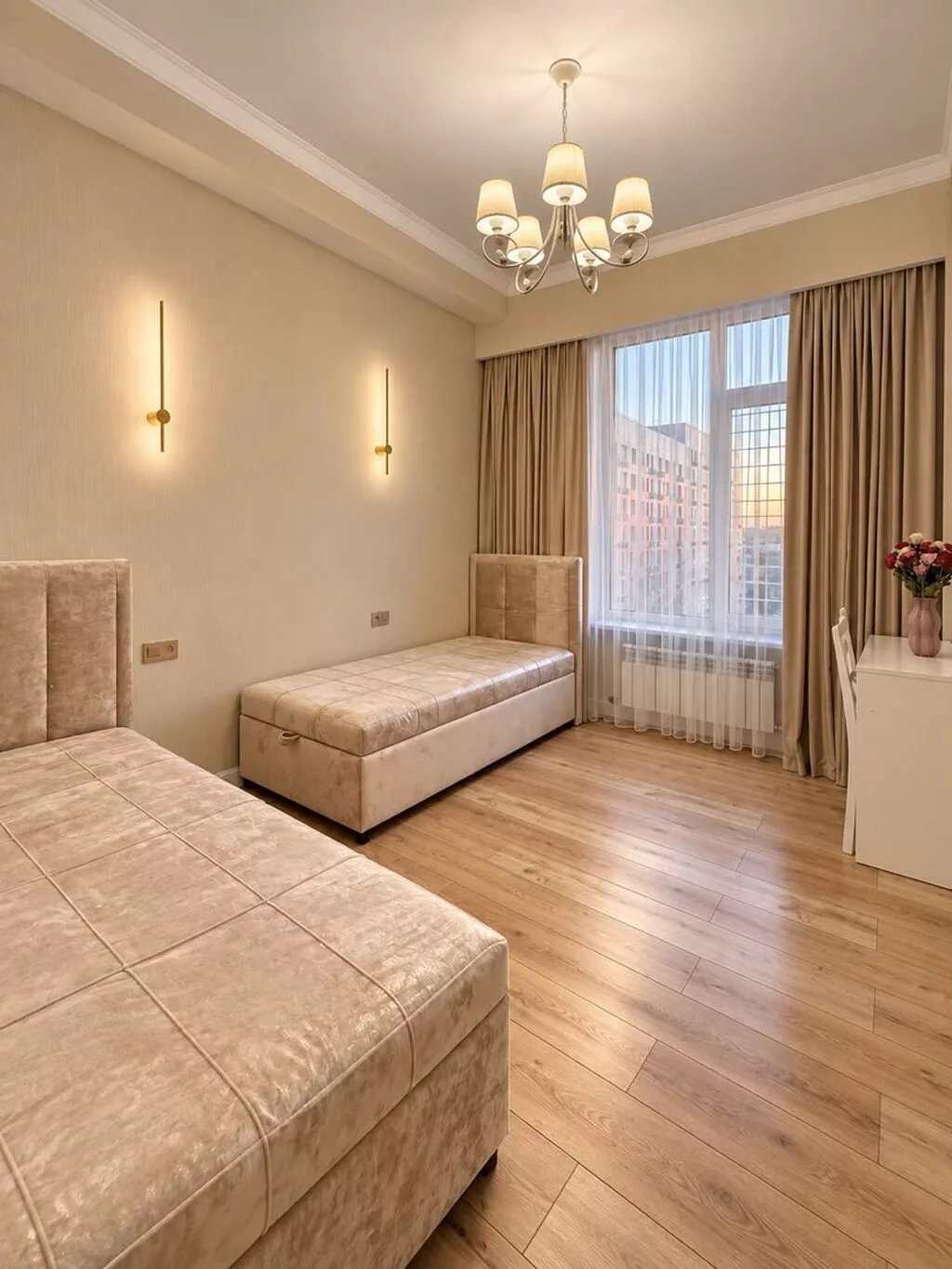 2 комнаты, 67 м², 12 мкр Элитка, 10 этаж, Дизайнерский ремонт