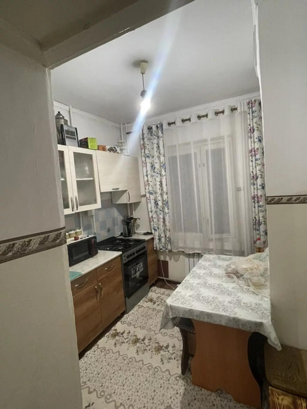 Срочно продается 3х ком-я квартира Дом 70кВ 26105-сер,1-этаж не