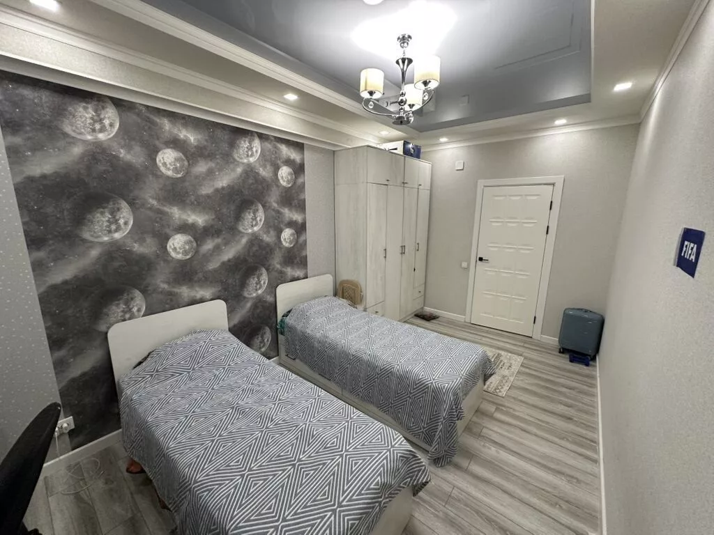 4 комнаты, 117 м², Азия Молл Элитка, 2 этаж, Свежий ремонт