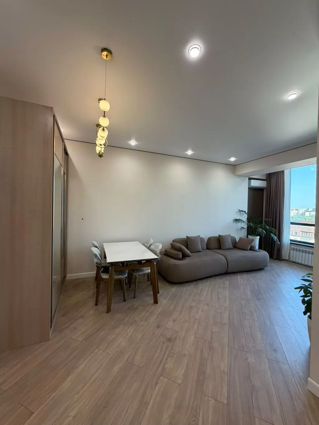 2 комнаты, 56 м², Южная Магистраль Элитка, 15 этаж, Евроремонт