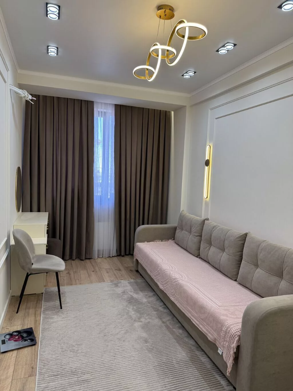 2 комнаты, 40 м², Тунгуч мкр Элитка, 9 этаж, Дизайнерский ремонт