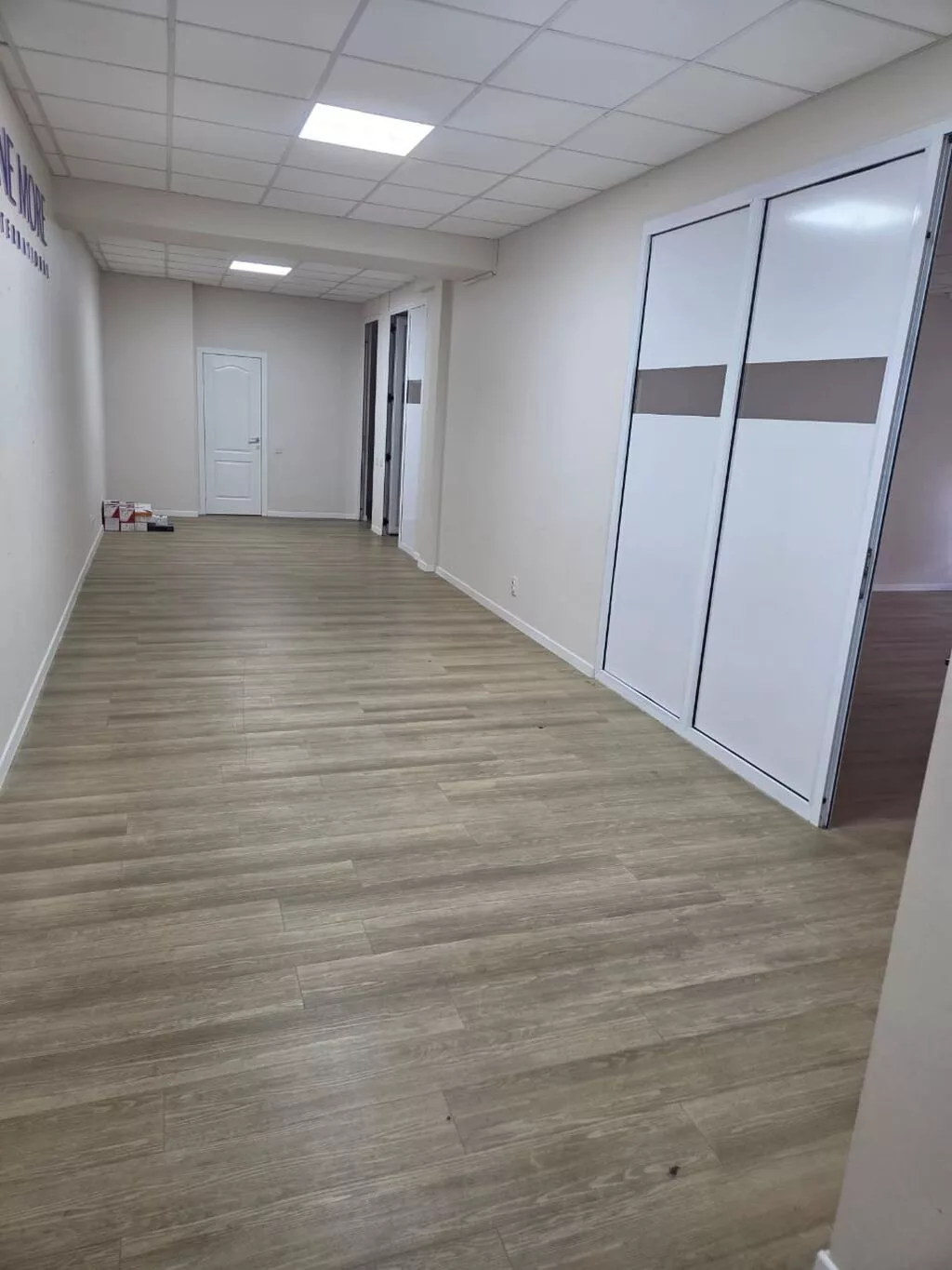 Сдаю Офис целиком: 100 м², В жилом комплексе, С ремонтом, С отдельным входом
