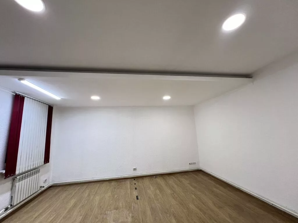 Сдаю The entire office: Сдаю IT company, Банковское отделение, Нотариус, 77 м², В жилом комплексе, С ремонтом, С отдельным входом, С системой безопасности, 1 линия