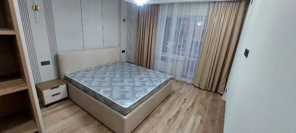 2 комнаты, 77 м², Церковь 108 серия, 1 этаж, Дизайнерский ремонт