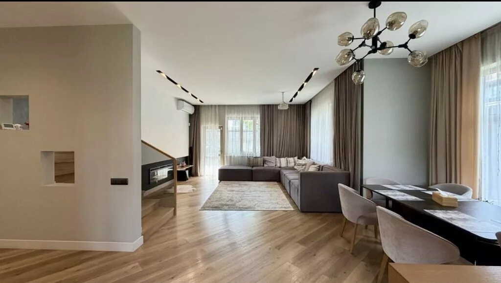 220 м², 5 комнат, АУЦА, Семейным