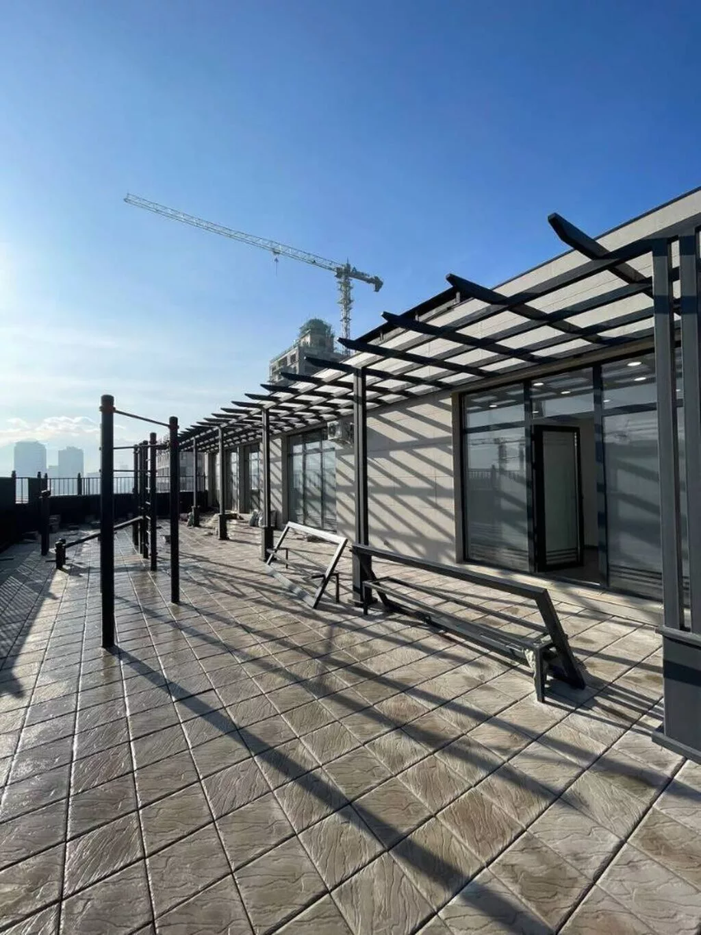 Сдаю Офис целиком: Колл-центр, IT-компания, 126 м², В жилом комплексе, С ремонтом, С отдельным санузлом, С системой безопасности, С парковкой