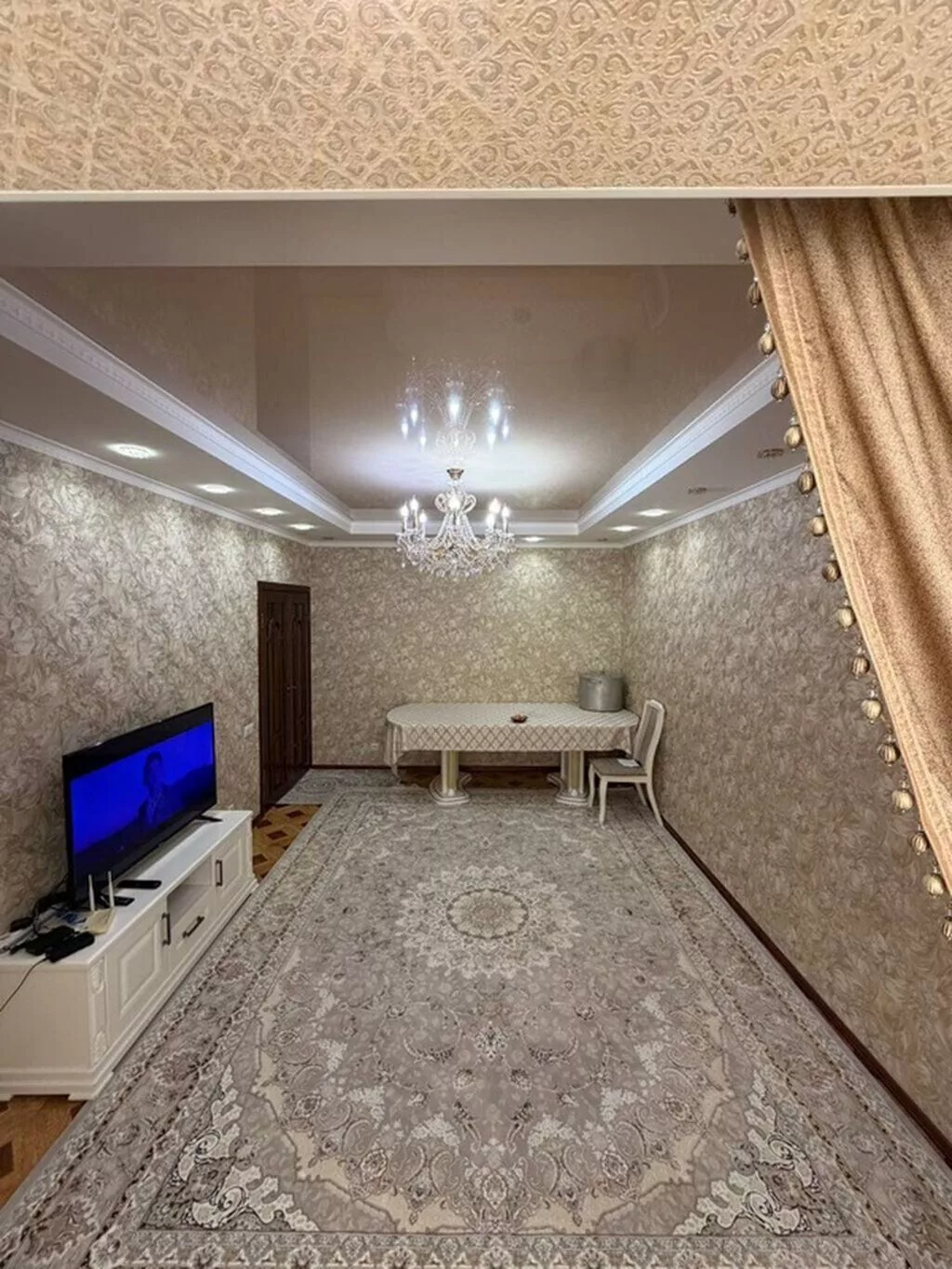 3 комнаты, 76 м², 8 мкр 106 серия, 6 этаж, Евроремонт