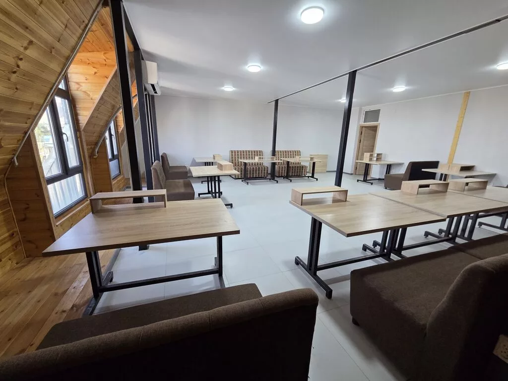 Сдаю Workspace in a coworking space: Сдаю Колл-центр, IT company, Авиакасса, 80 м², Коворкинг, С ремонтом, 1 линия, С отдельным входом, С отдельным сан узлом