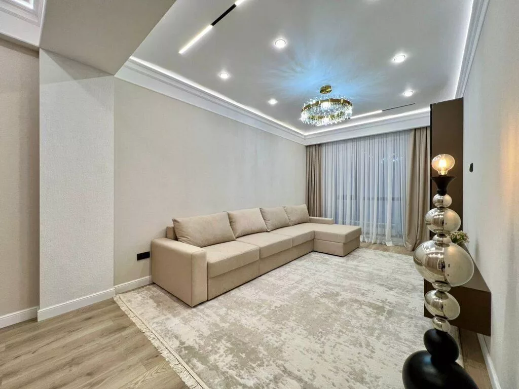 2 комнаты, 82 м², Южная Магистраль Элитка, 13 этаж, Дизайнерский ремонт