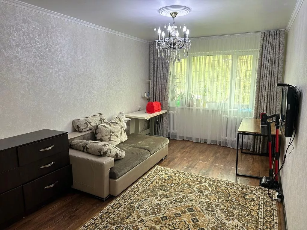 3 комнаты, 58 м², 11 мкр 104 серия, 1 этаж, Косметический ремонт
