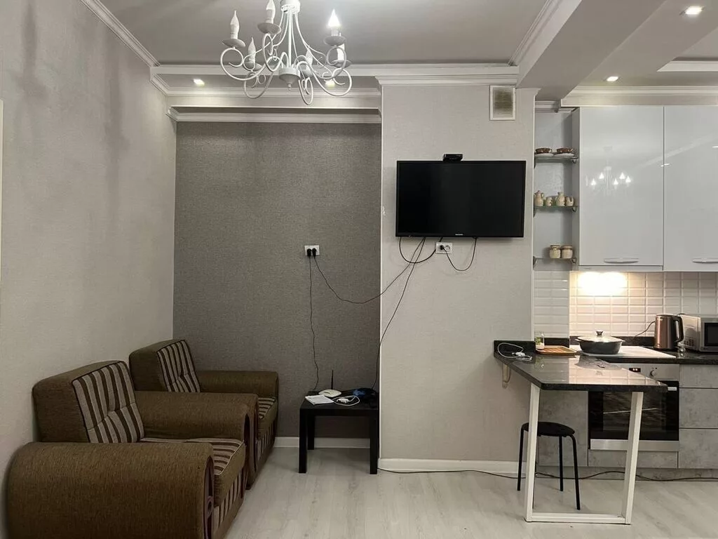 2 комнаты, 70 м², 7 мкр Элитка, 2 этаж, Евроремонт