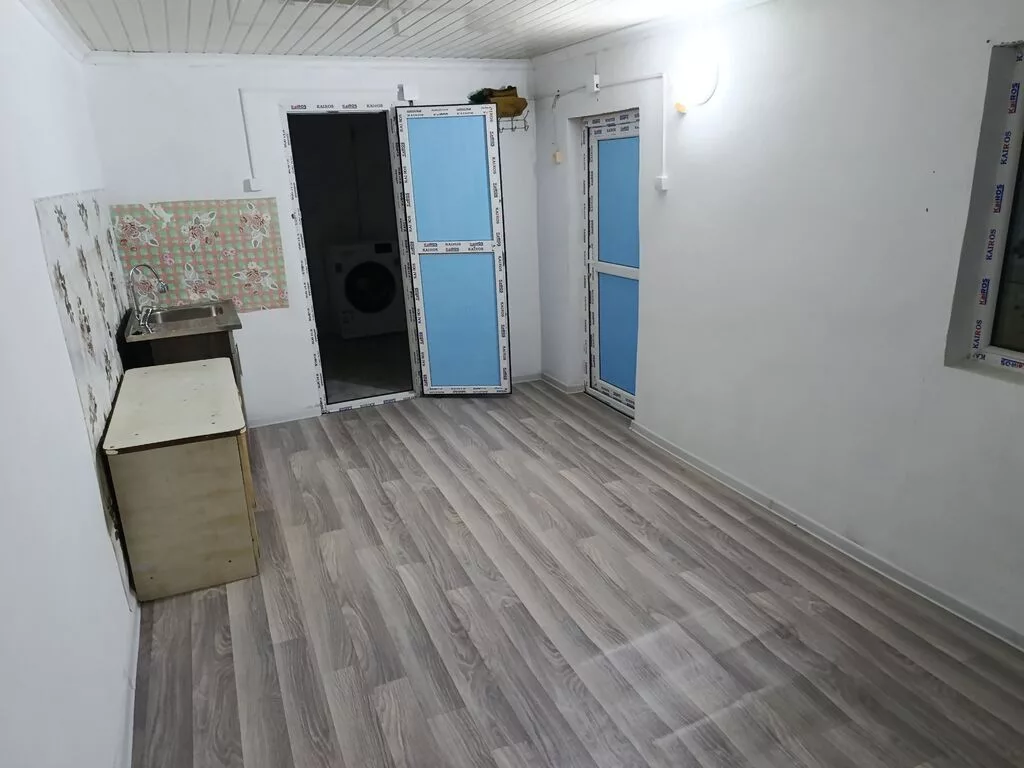 1 комната, Только парням