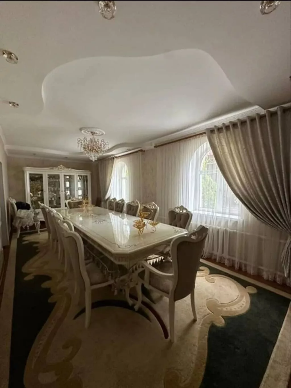 300 м², 6 комнат, 4 мкр