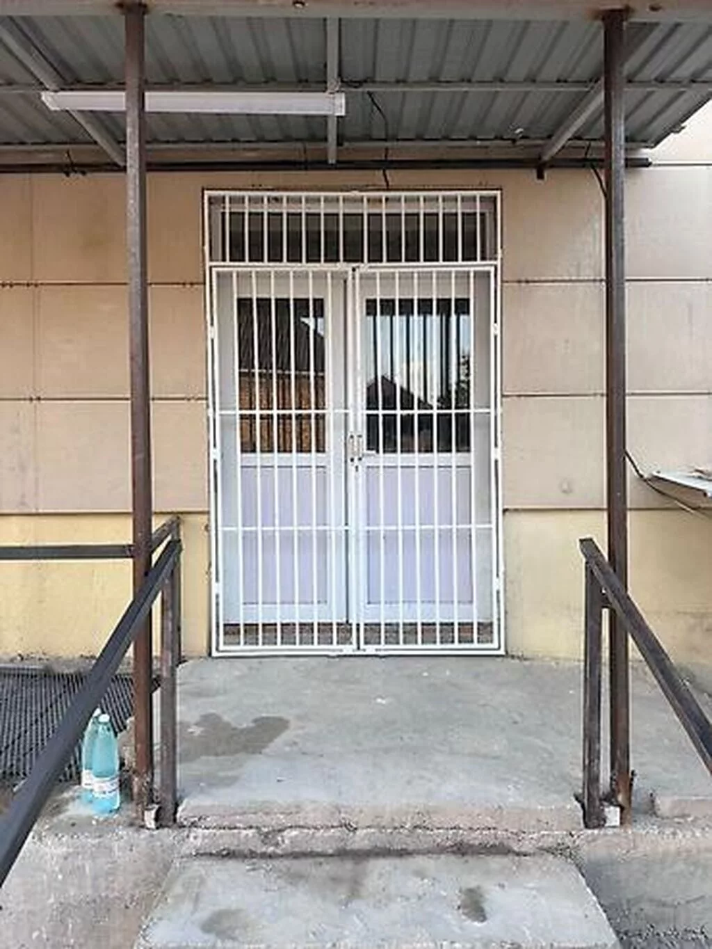 Сдаю Офисный кабинет: 30 м², С ремонтом, Первая линия