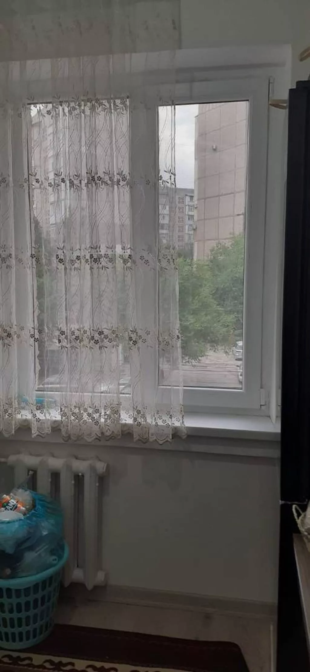 Продаётся 2х комнатная квартира в 11 мкрне. 105 серии, напротив ДК
