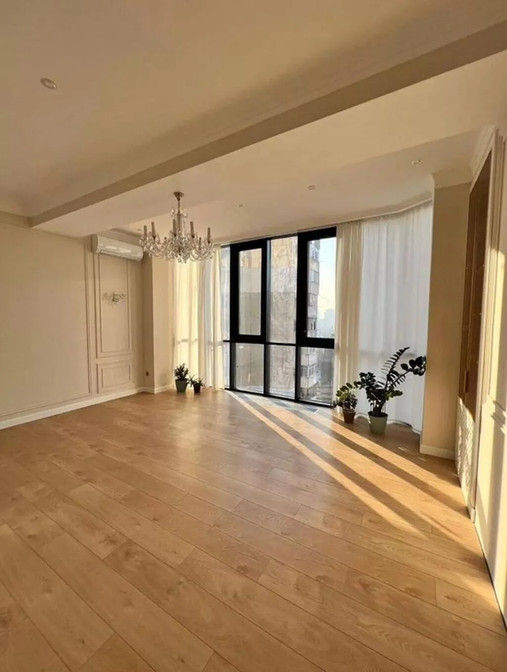Продается 3х комнатная квартира 📍Адрес: 7мкр 🏗️Застройщик: Авангард