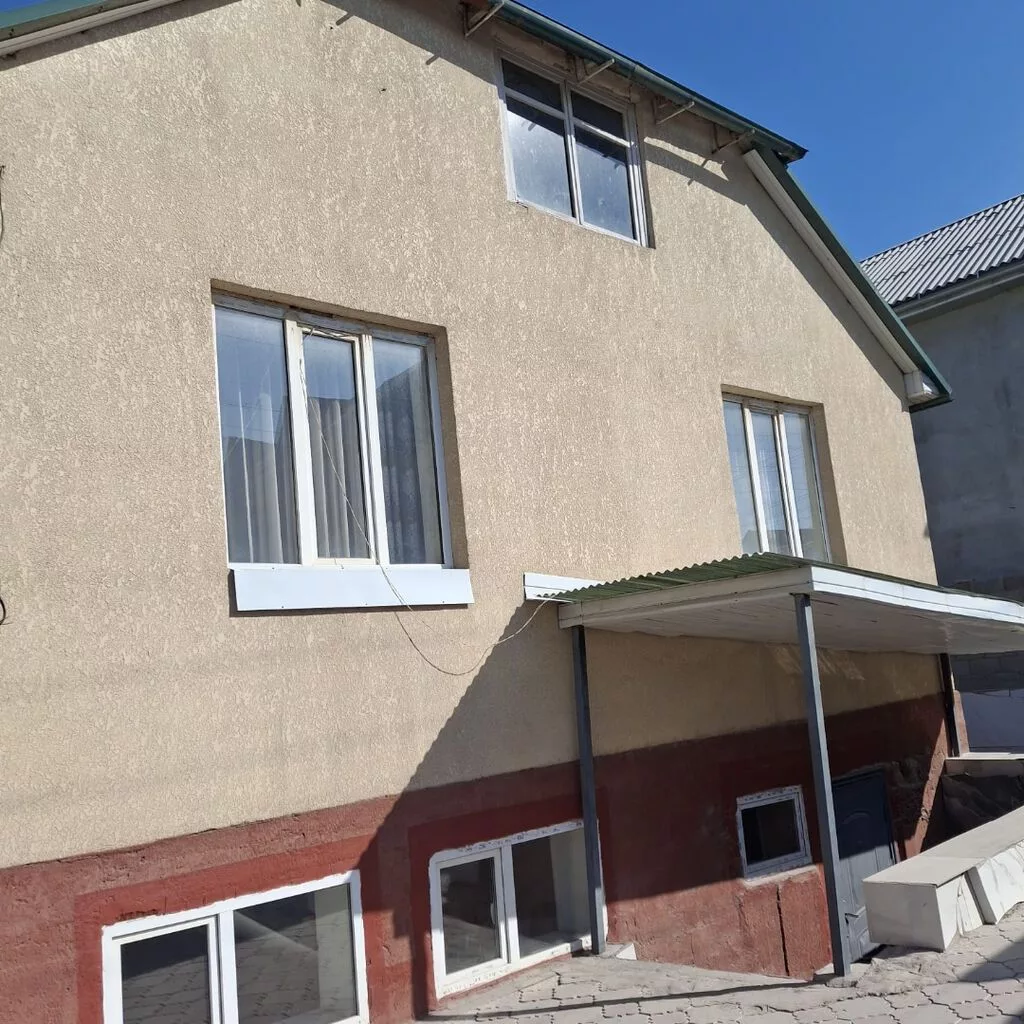 5 комнат, 260 м², 4 соток, Бишкек, Ак-Жар ж/м Риэлтор