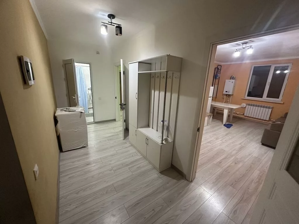 Сдается 1- ком квартира .
Адрес Садырбаева 392
Депозита 20000 сом