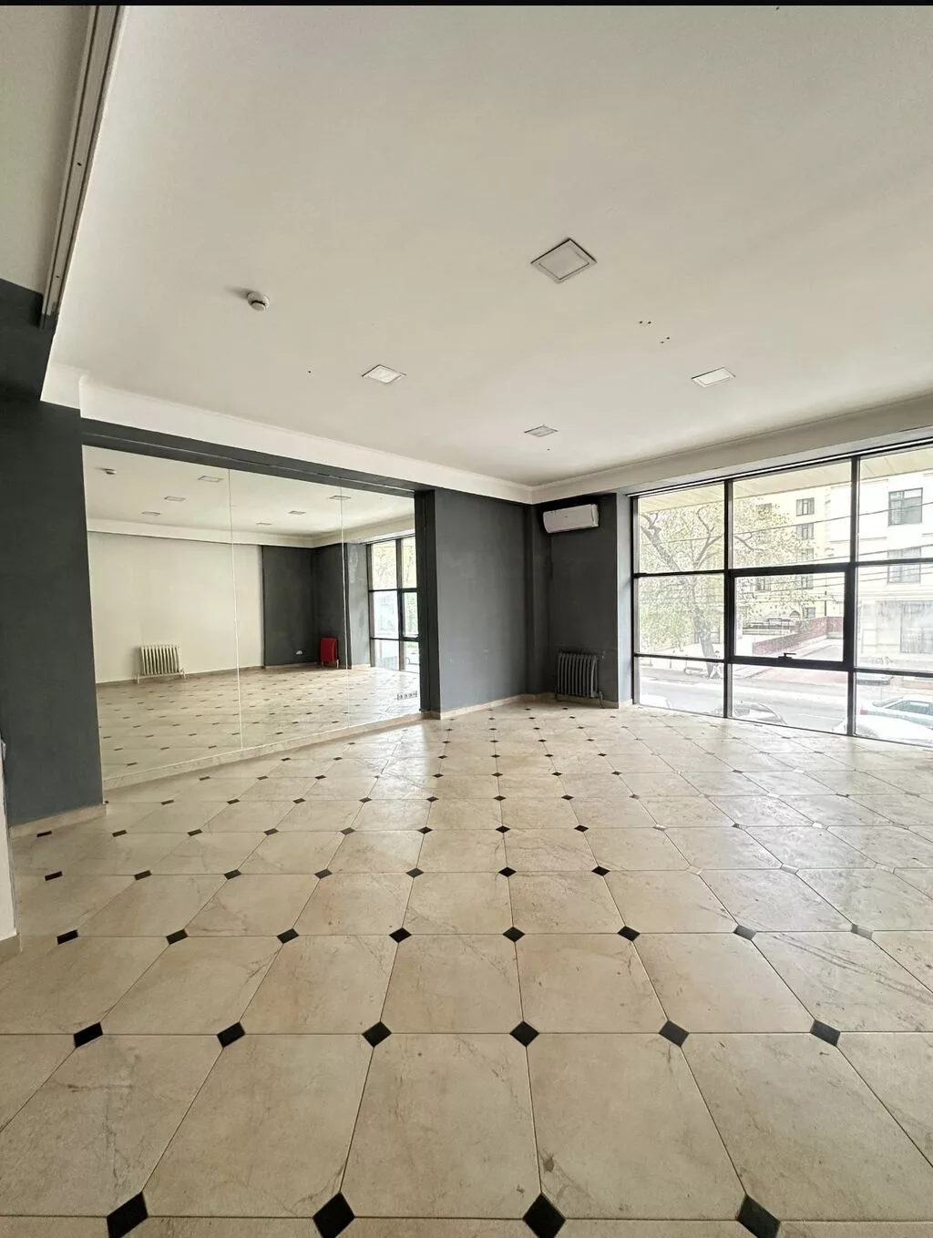 Сдаю Офис целиком: 52 м², В жилом комплексе, С ремонтом