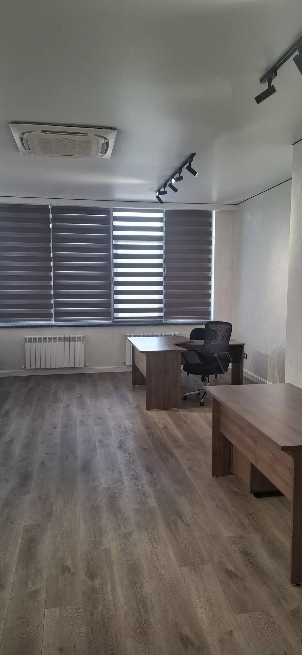 Сдаю Офисный шкаф: Сдаю IT company, 50 м², В жилом комплексе, С ремонтом
