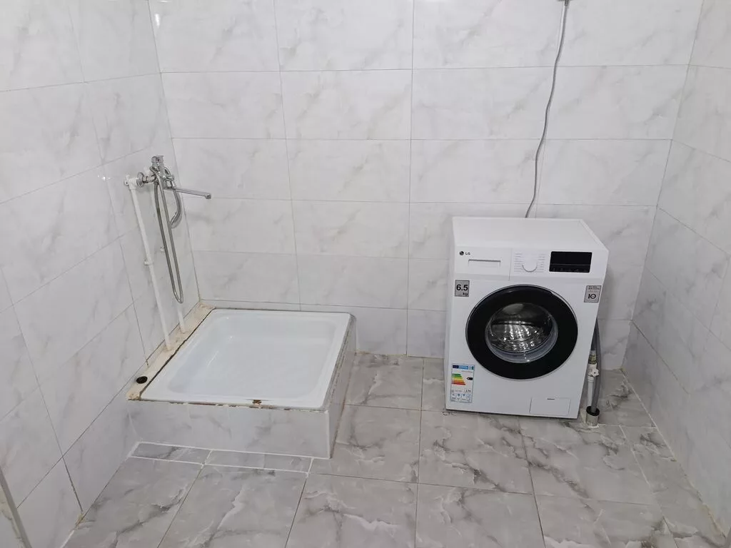 1 комната, Только парням