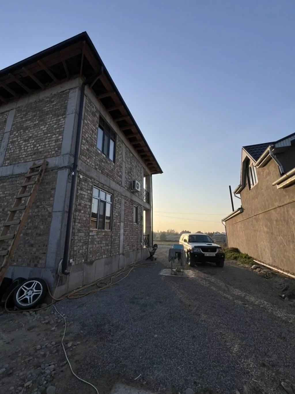 4 комнаты, 130 м², 410 соток, Бишкек, Собственник