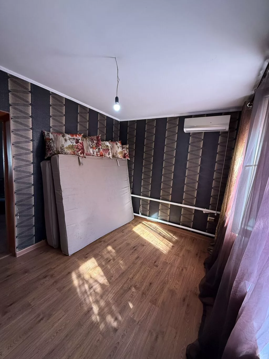 4 комнаты, 55 м², 6 соток, Бишкек, Таатан ТЦ
