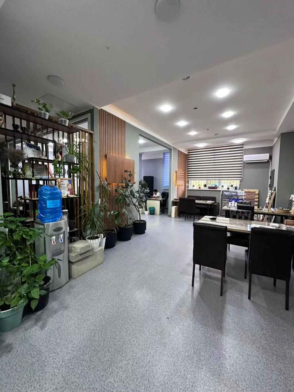 Продажа офисов 252 м², С ремонтом, Многоэтажное здание, 1 этаж