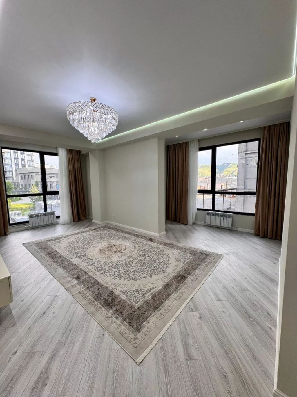 2 комнаты, 78 м², Асанбай мкр Элитка, 2 этаж, Дизайнерский ремонт